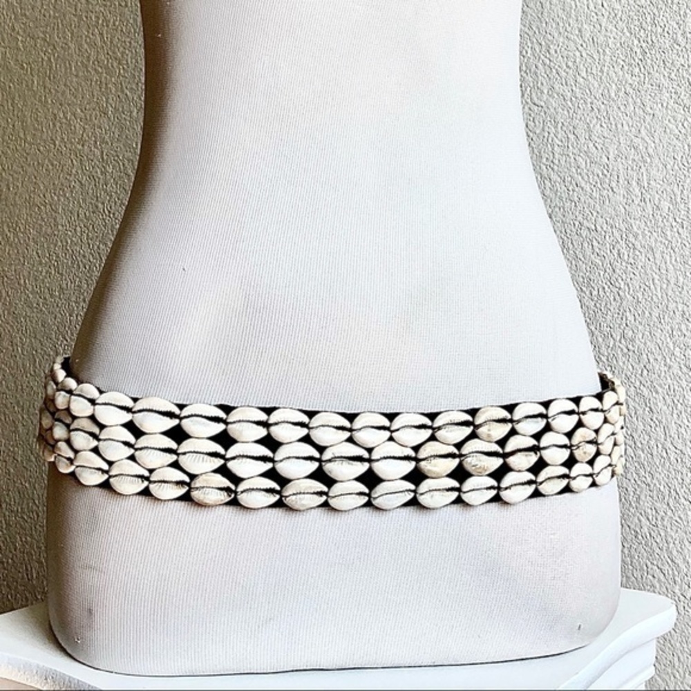 VINTAGE AFRICA Cowrie Shell Leather Belt 3 Strand